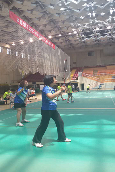 开云官网在校2016年教职工羽毛球比赛中奋勇拼搏 开云官网在校2016年教职工羽毛球比赛中奋勇拼搏