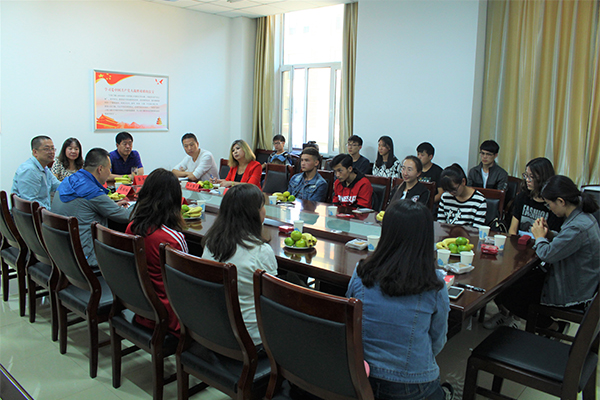 开云官网举行少数民族学生“双节”座谈会 开云官网举行少数民族学生“双节”座谈会