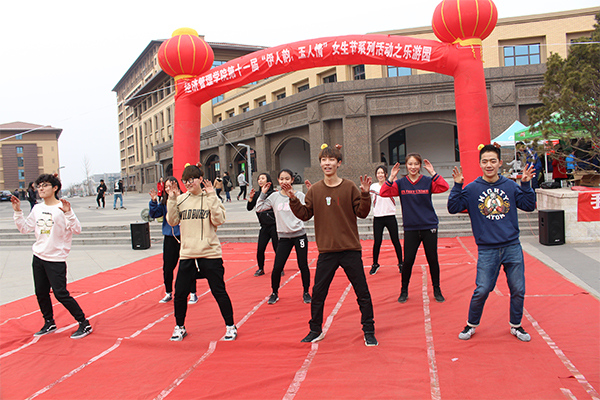 开云官网成功举办植树节活动