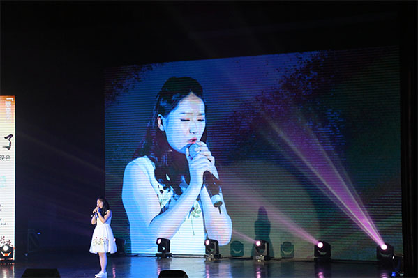 经济管理学院举办“青春无悔,梦想启航”2016届毕业生晚会 经济管理学院举办“青春无悔,梦想启航”2016届毕业生晚会