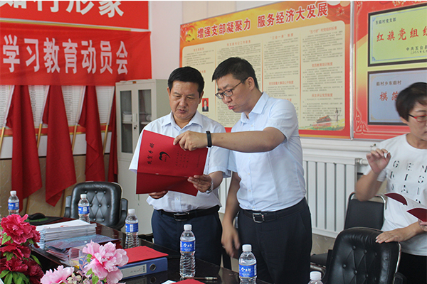 校党委副书记刘润祥一行慰问开云官网赴五台县实践队伍