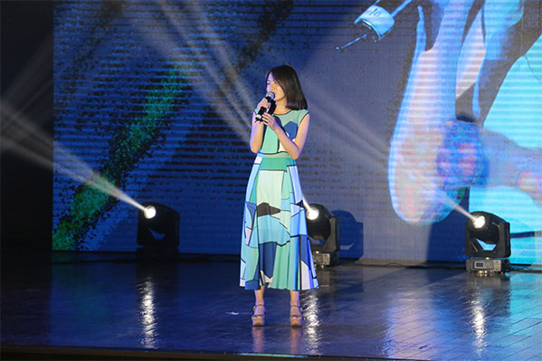 经济管理学院举办“青春无悔,梦想启航”2016届毕业生晚会 经济管理学院举办“青春无悔,梦想启航”2016届毕业生晚会