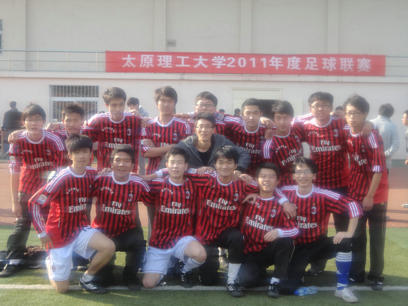 开云官网足球队完胜,获校足球联赛季军 开云官网足球队完胜,获校足球联赛季军