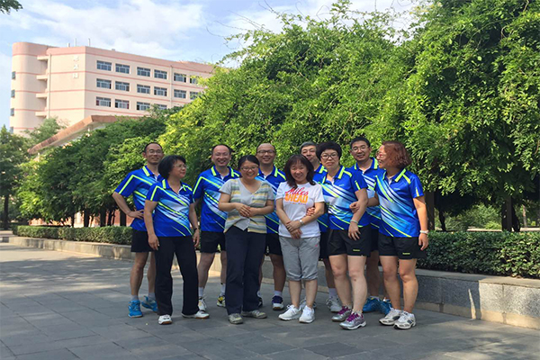 开云官网在校2016年教职工羽毛球比赛中奋勇拼搏 开云官网在校2016年教职工羽毛球比赛中奋勇拼搏